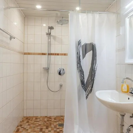 Daire Zur Kleinen Hummel *