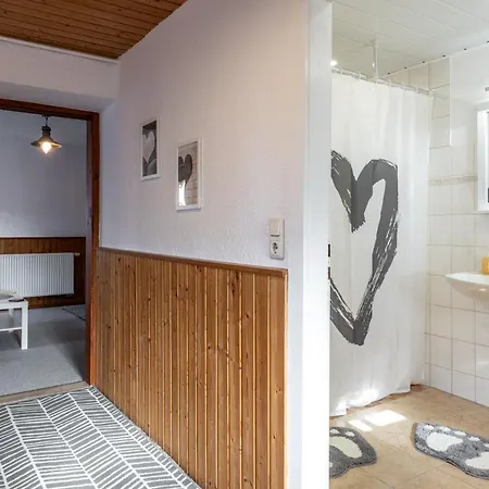 Zur Kleinen Hummel 公寓 *