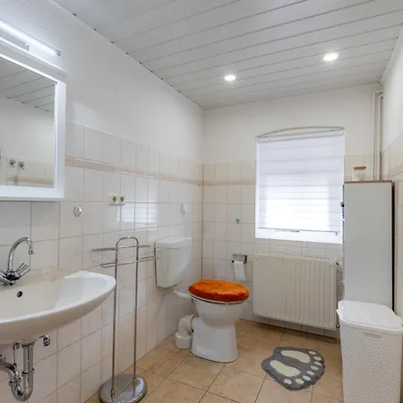 Zur Kleinen Hummel *