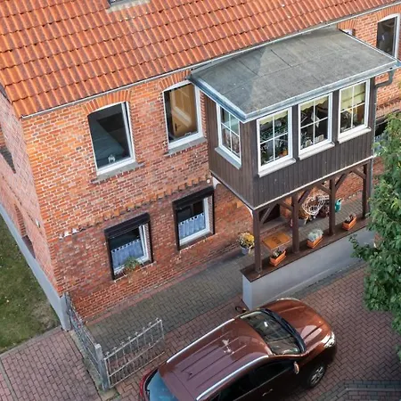 Zur Kleinen Hummel 公寓 *