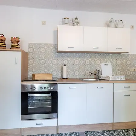 Daire Zur Kleinen Hummel